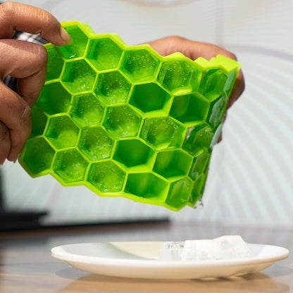 Kitchen4U Silicone Ice Cube Tray, Molds, Easy-Release and Flexible 37 Ice cubes, for Whiskey Cocktail, Stackable and Safe Ice Cube Honeycomb Small Cubes Fridge Bar Soft. Tray 1pc